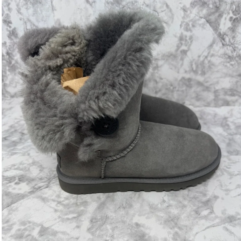 UGG Australia Bailey Button Grey Suede Shearling Boots 5803 Womens 6